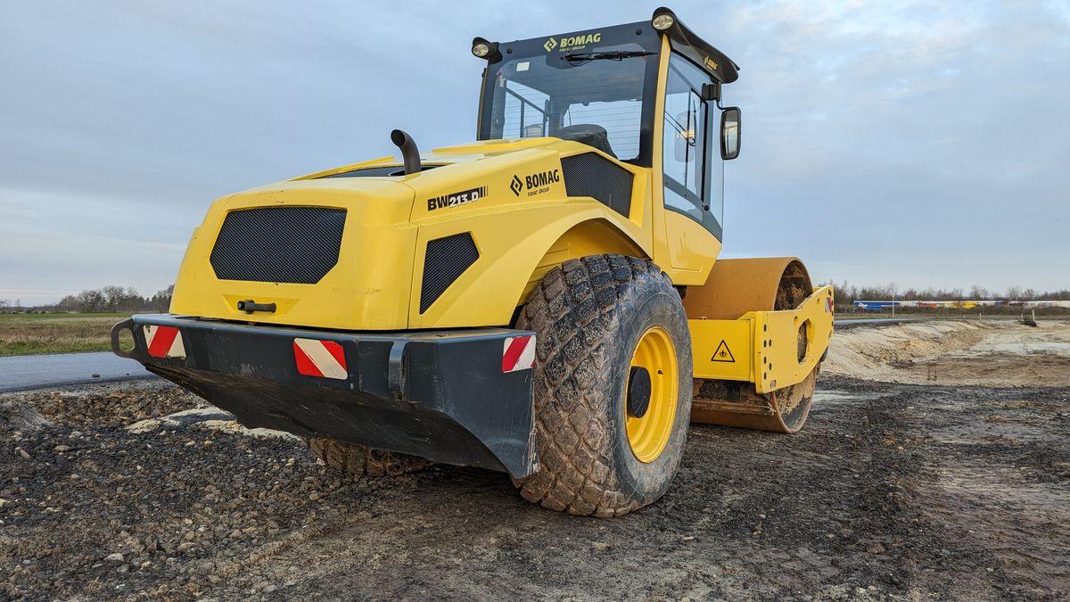 Compacteur monocylindre BOMAG BW213
