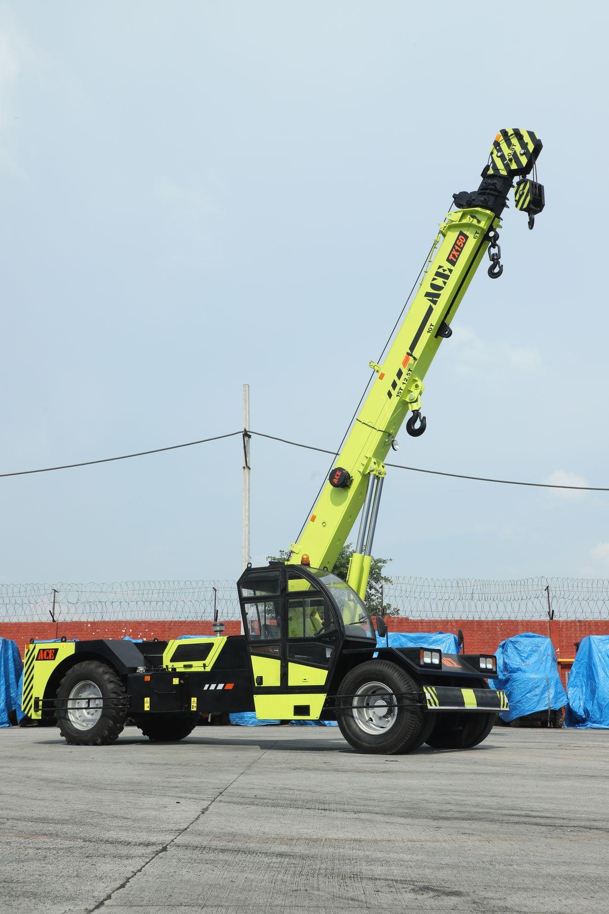 Grue mobile tout-terrain Liebherr LTM 1090
