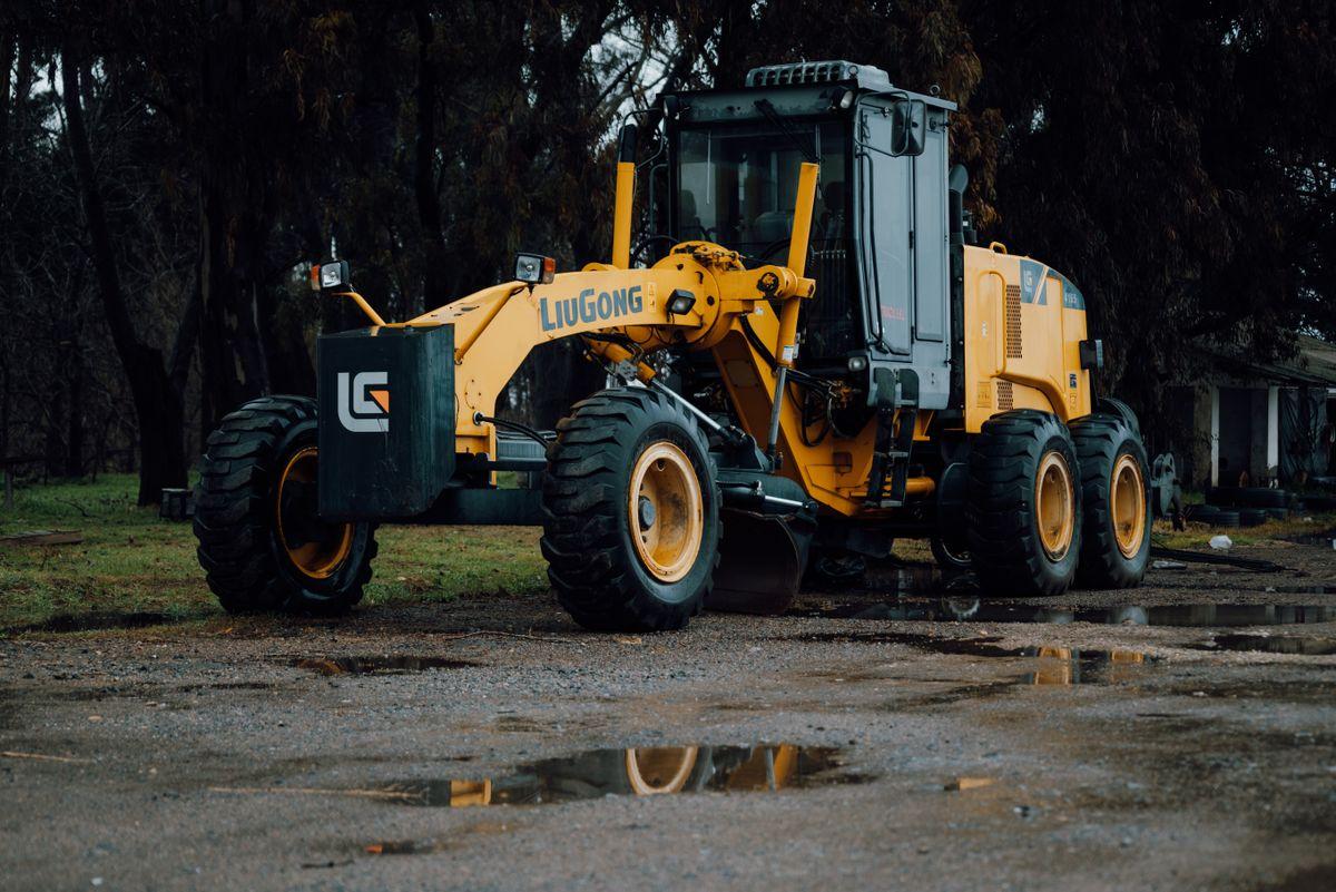 Niveleuse Komatsu GD655