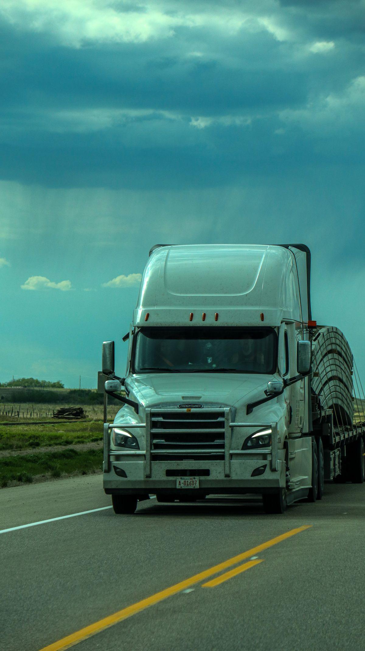 Tracteur routier + semi-remorque